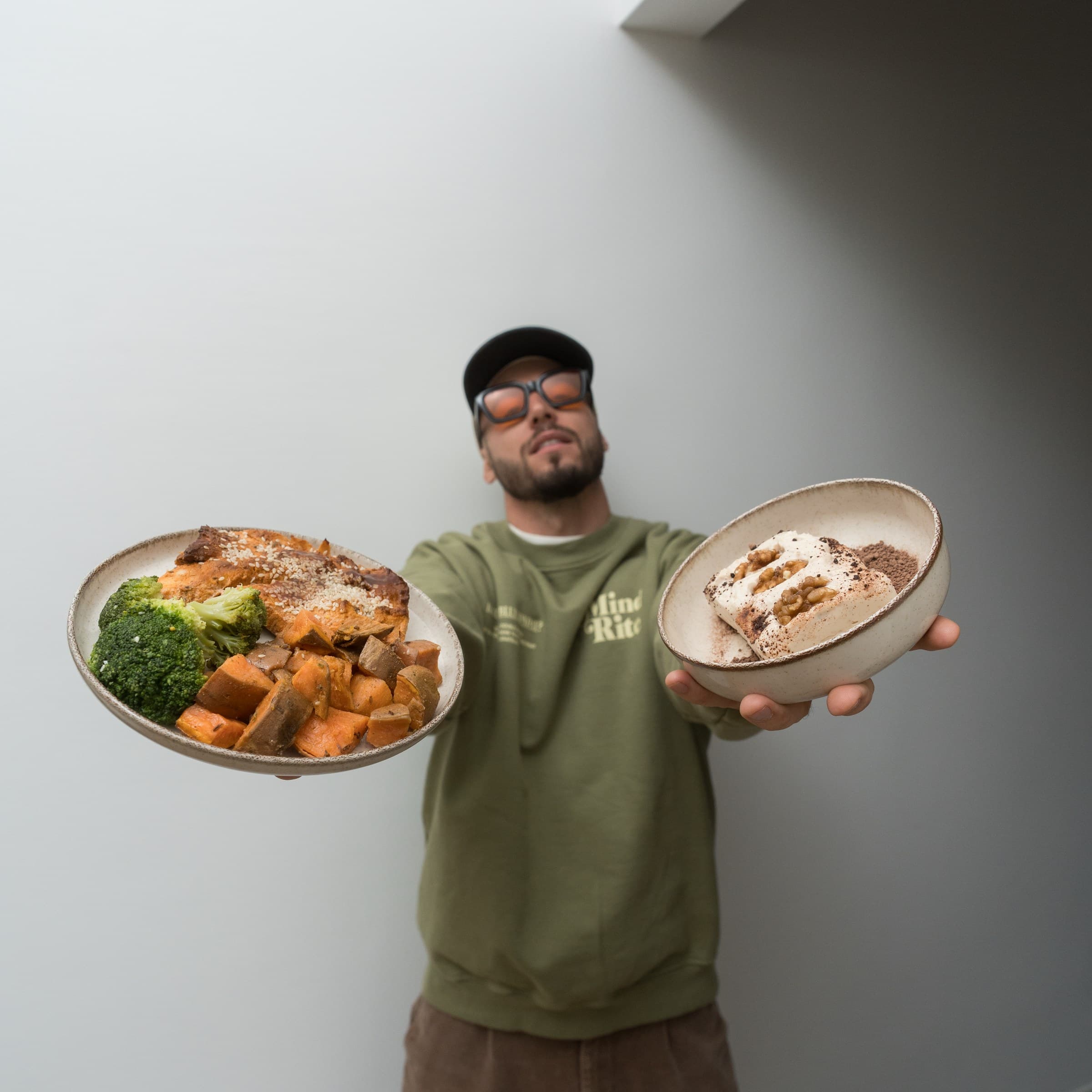 FitnessMenu, chlapík s lososovým filé a tiramisu
